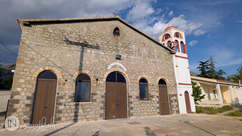 Biserica Agios Modestos este cea mai mare din Alonia.