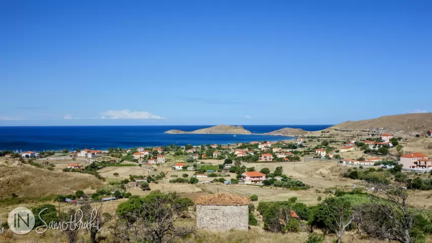 &Icirc;n anumite zile ale săptăm&acirc;nii, feribotul care pleacă din Samothraki ajunge și &icirc;n insula Limnos.