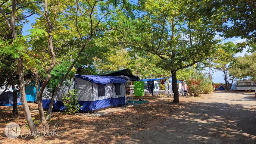 Mulți turiști revin &icirc;n fiecare an la Camping Varades.