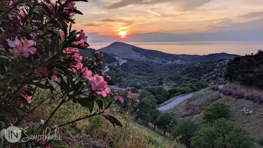 Apusul văzut de l&acirc;ngă cetate