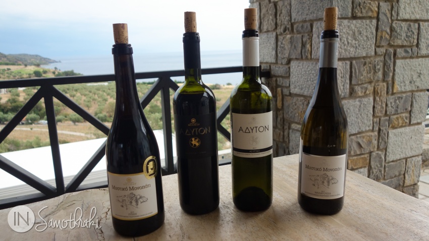 Începe degustarea: Mistiko Monopati Syrah, Adyton Mavroudi & Syrah, Adyton Assyrtiko, Mistiko Monopati Malagouzia