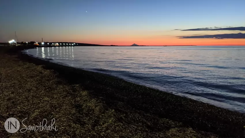 Muntele Athos se vede adesea la apus.