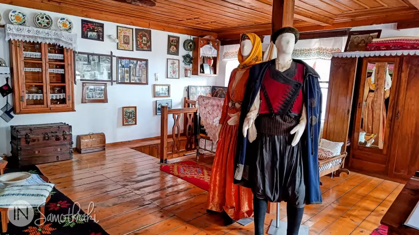 &Icirc;mbrăcăminte tradițională de nuntă din Samothraki