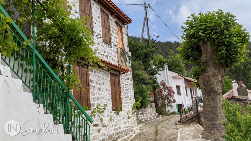 Casa Mariei Ververi se află în apropierea cetății din Chora.