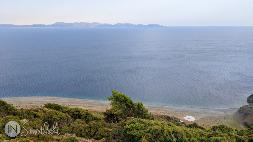 Plaja Kipos văzută de pe Dealul Profitis Ilias