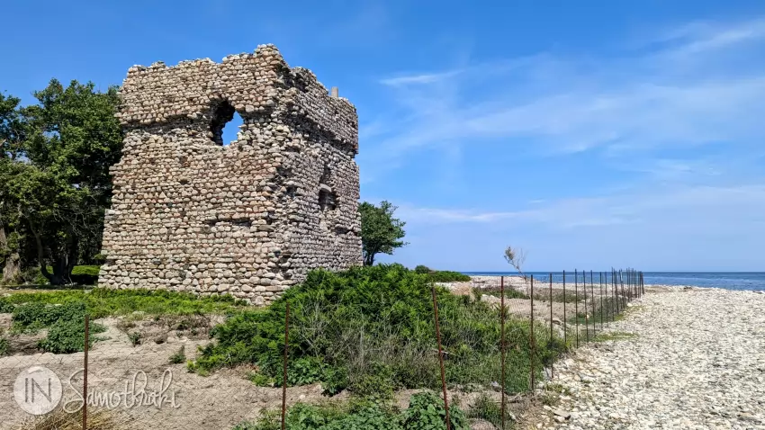 Turnul Fonias a fost construit în perioada medievală.