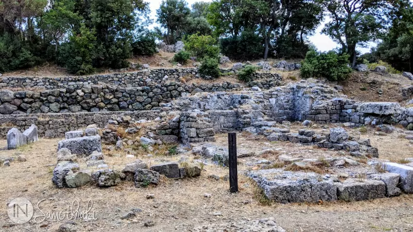 Ruine de clădiri din epoca elenistică