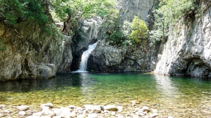 Drumeție pe râul Fonias până la cascada Kleidosi