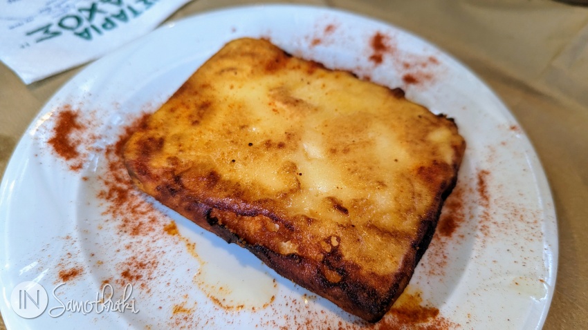 Feta Saganaki la taverna O Vrachos din Profitis Ilias