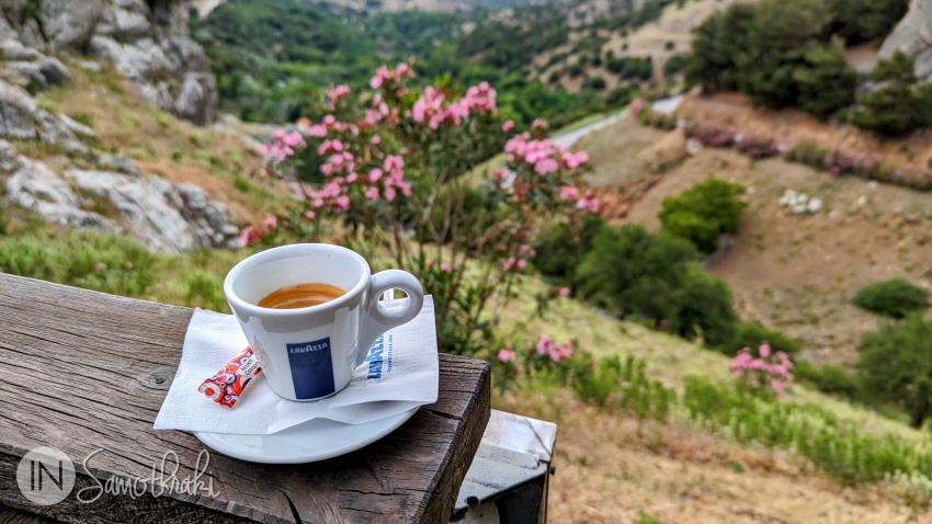 Espresso la cafeneaua O Pyrgos