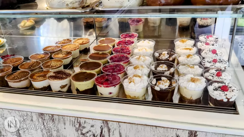 Diferite creme la Sandigi, în Kamariotissa