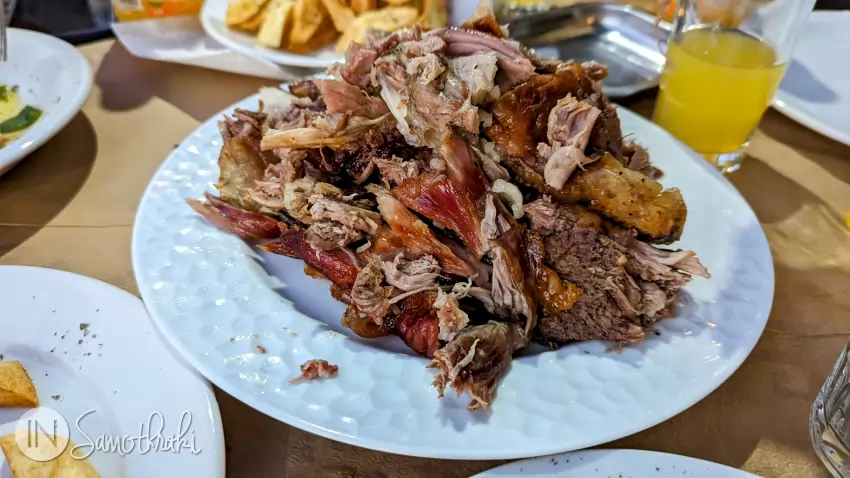 Un kg de capră în farfurie la Taverna Panorama