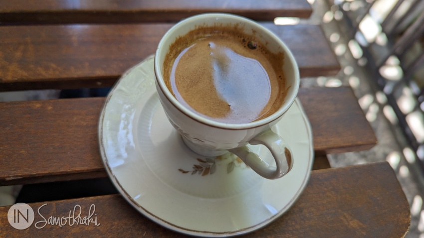 Cafea grecească la cafeneaua Trapeza